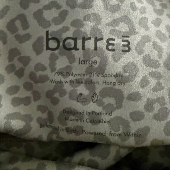 BARRE 3 x LULULEMON | Collab Gray Green Leopard Print Align High Rise | Large - Picture 7 of 7